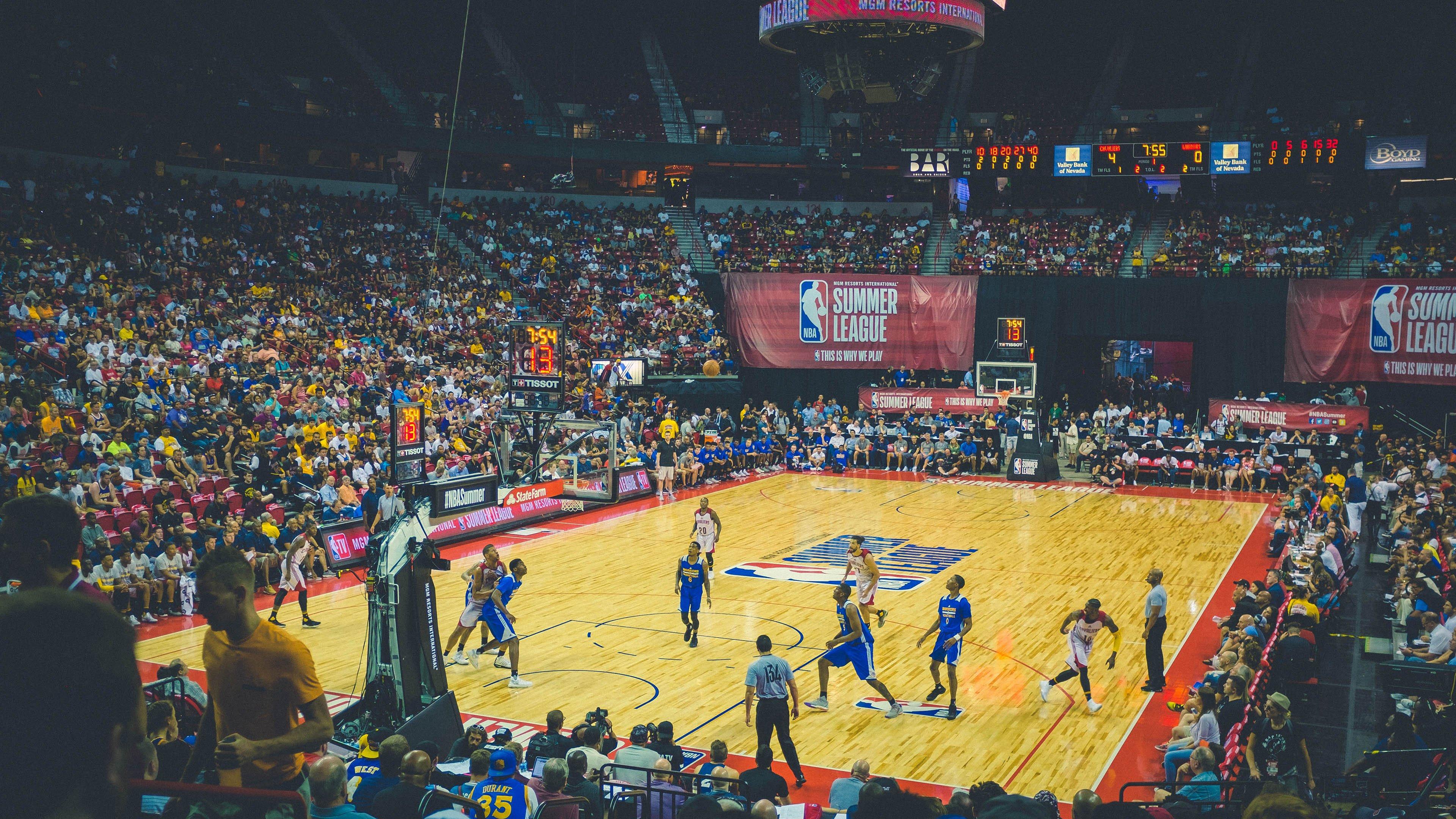 哈登含泪告别休斯顿，这座城市永在我心 但冠军梦催我前行